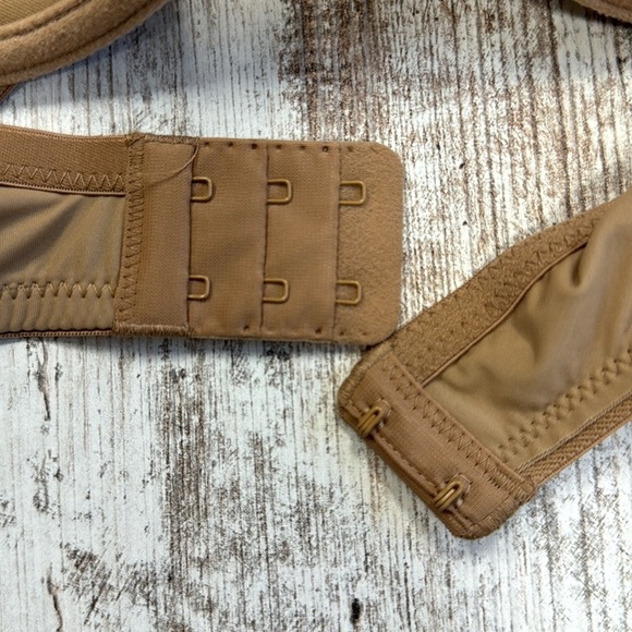 Natori Tan Bra - Picture 7 of 10